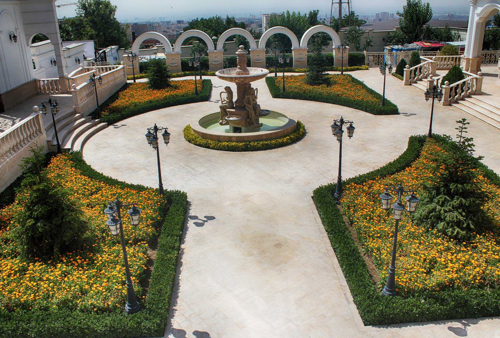 building-an-outdoor-villa